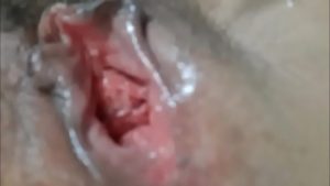 Nhìn lồn em dâm như này mà không địt thì hơi phí