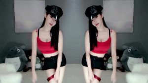 Gái Trung Quốc nhảy sexy khoe hàng cực quyến rũ